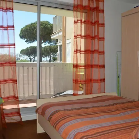 Cap D'agde, 2 Pieces, 4 Personnes - Fr-1-249-237 *